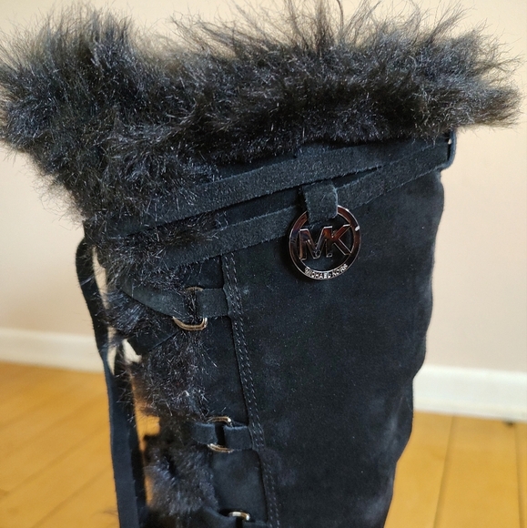 Michael Kors Navy Winter Boots with Wedge Heel and Lacing - Picture 3 of 13